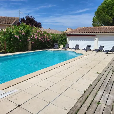 Avec Piscine Lou Minèstraü Hébergement de vacances *